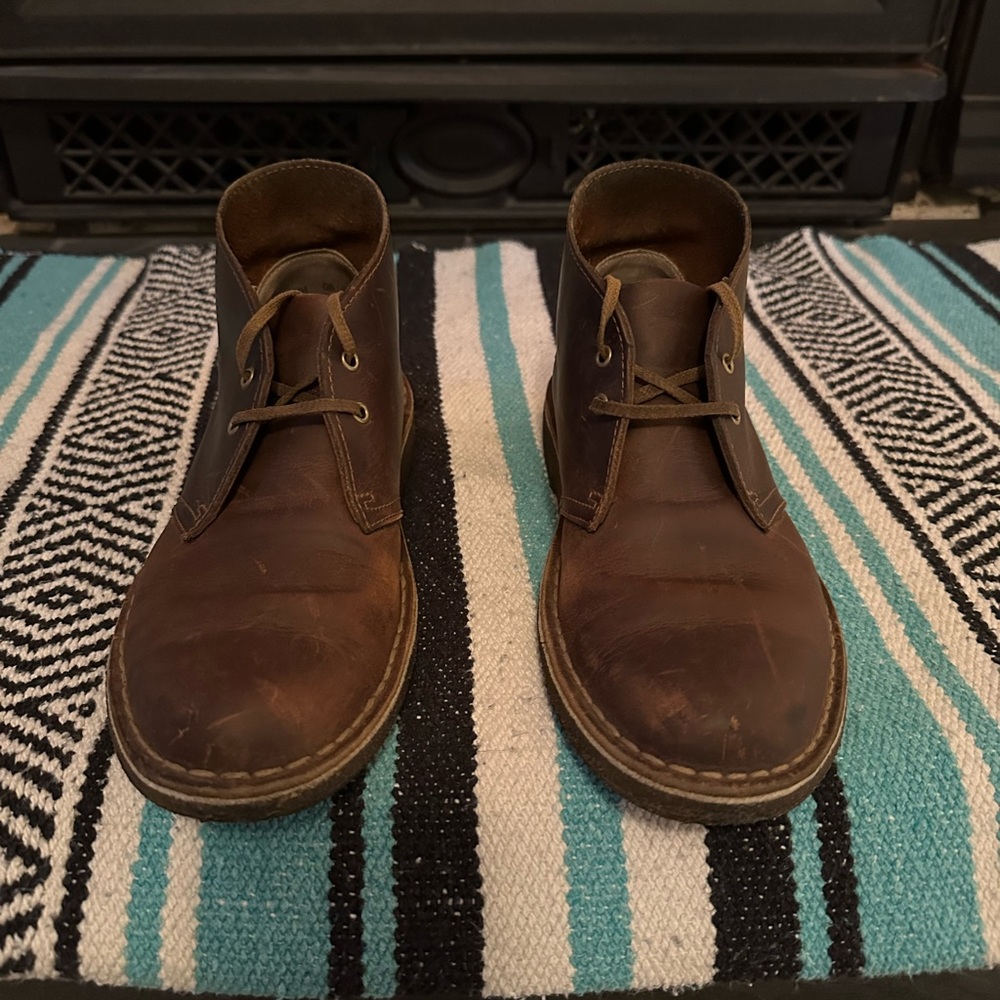 Clarks Brown original beeswax leather chukka desert boots.